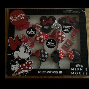 Minnie Mouse Deluxe Accessory Set